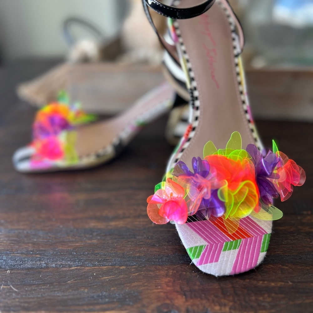 Betsey Johnson Kove Patent Leather Ankle Strap Heels US 7